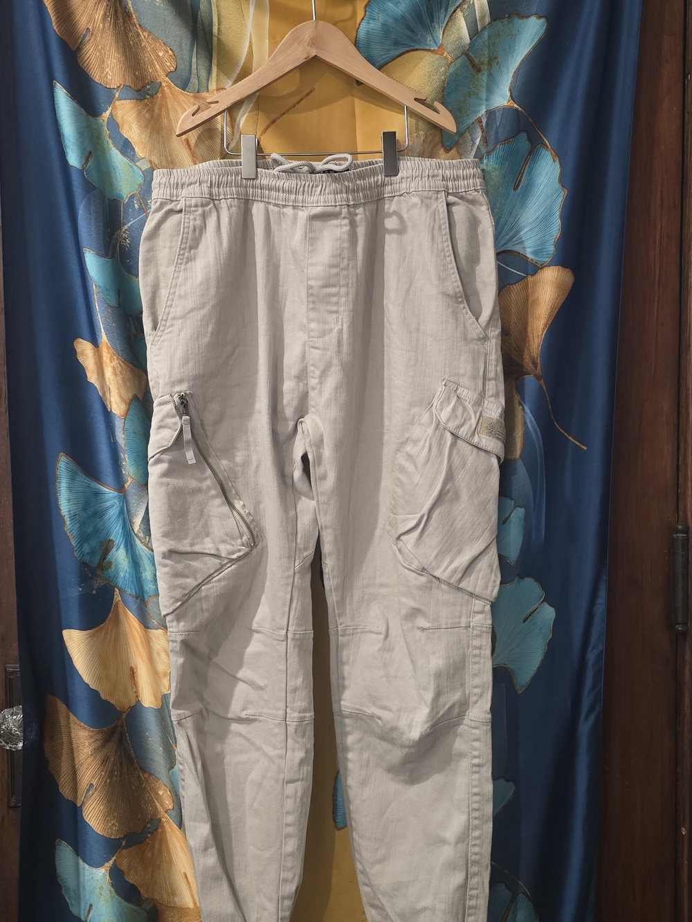 Urban Heritage Beige Cargo Joggers